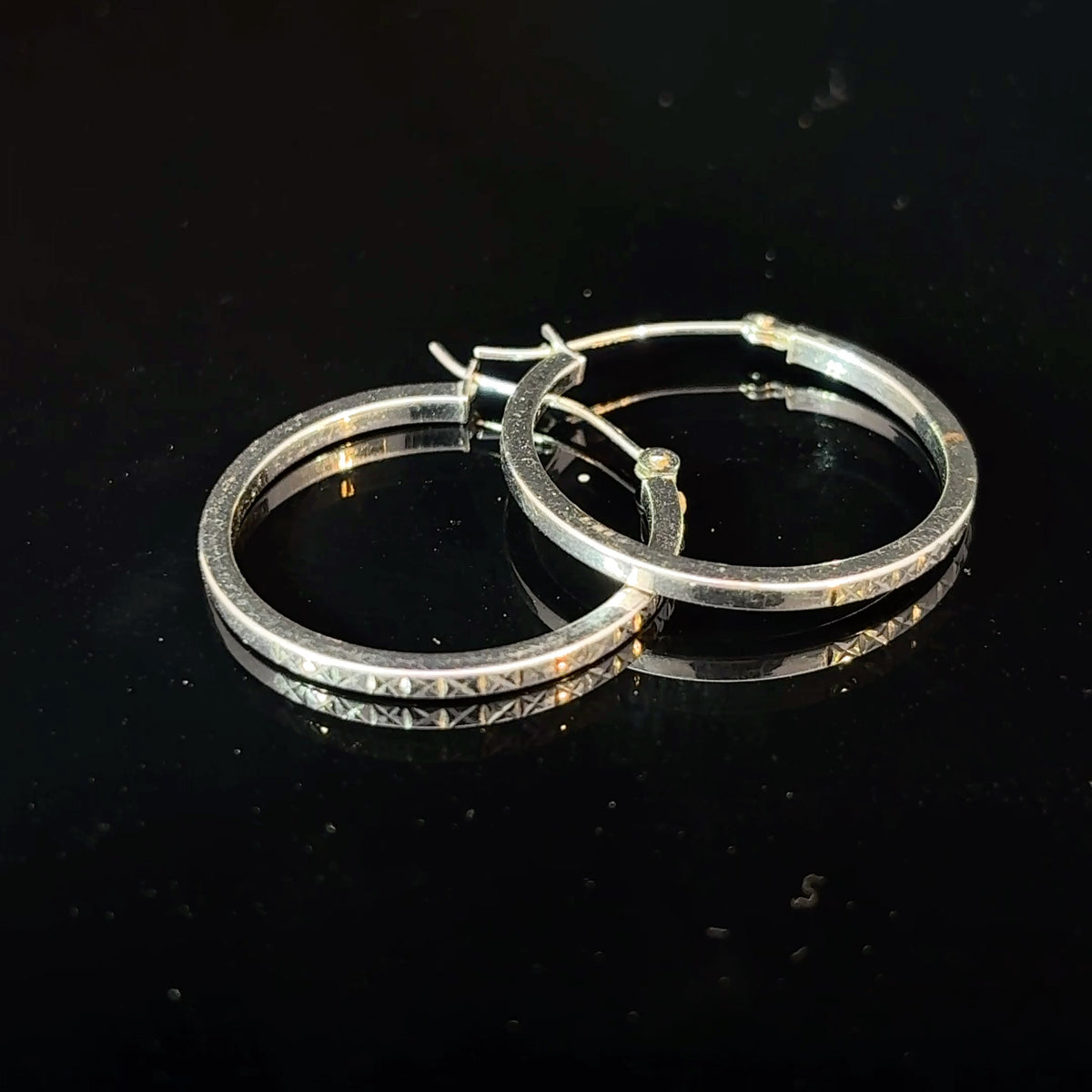Estate 14k White Gold Engraved Hoop Earrings, 1 Inch — image 1 of 4