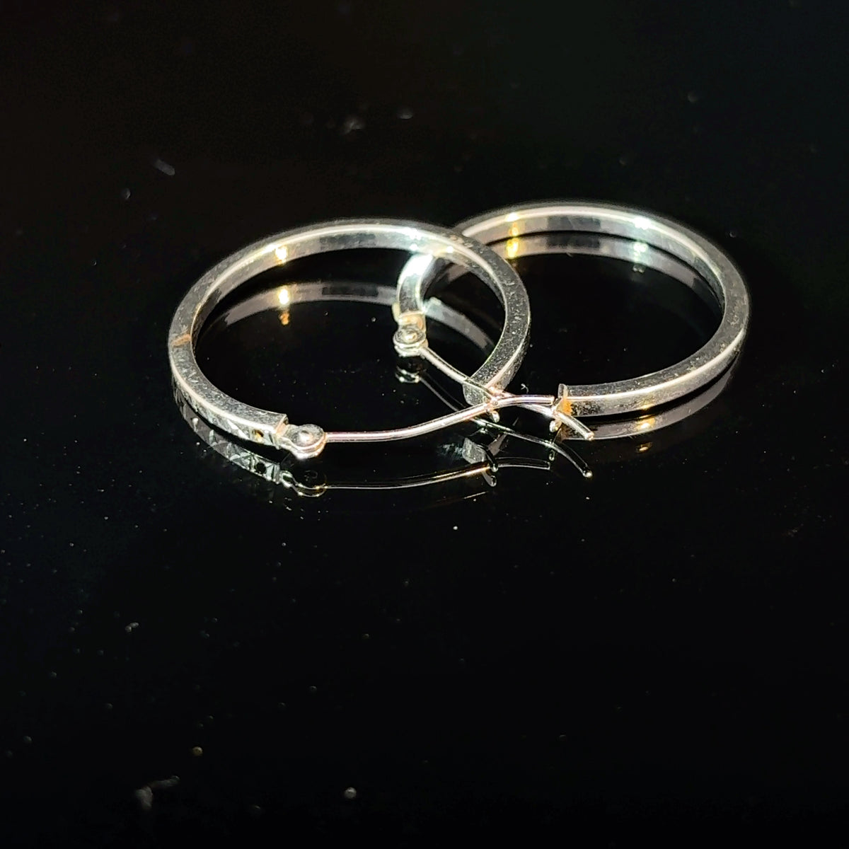 Estate 14k White Gold Engraved Hoop Earrings, 1 Inch — image 3 of 4