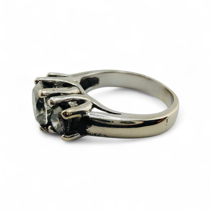 14k White Gold Three-Stone Diamond Ring