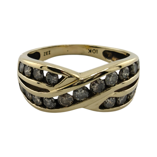 Exquisite 10k Gold Diamond Ring