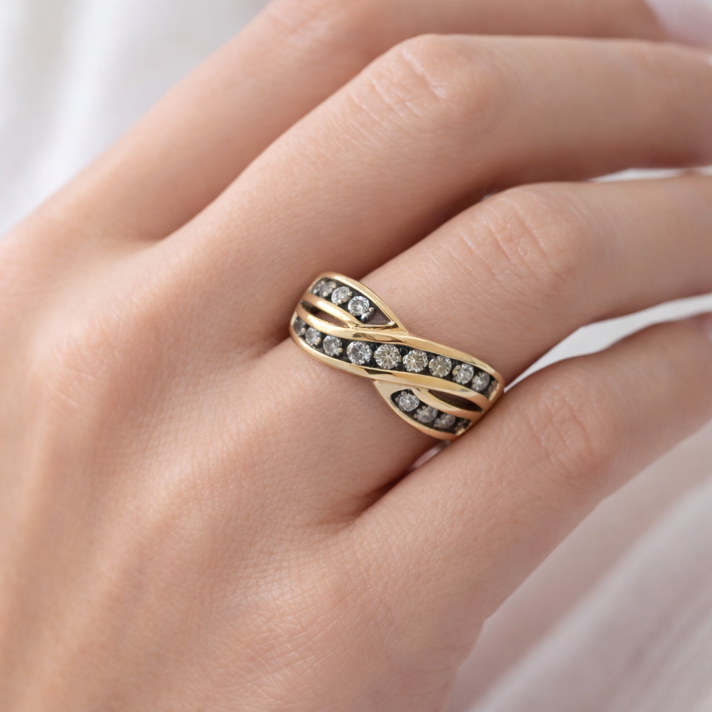 Exquisite 10k Gold Diamond Ring