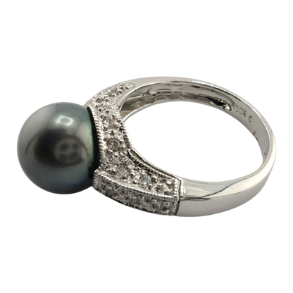 14k White Gold Black Pearl and Diamond Ring