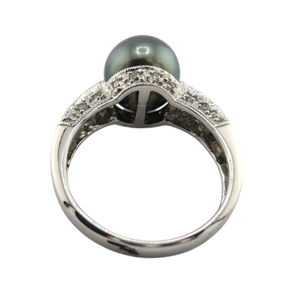 14k White Gold Black Pearl and Diamond Ring